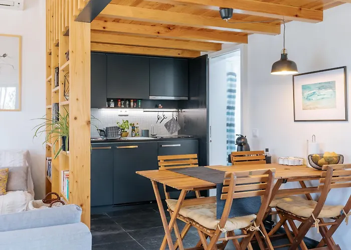 Ria De Aveiro By Mycelia Villa *